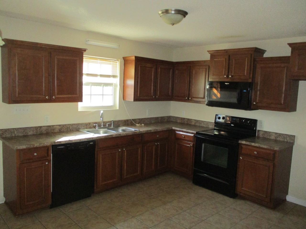 222 Glade Ln - Photo 3 of 14