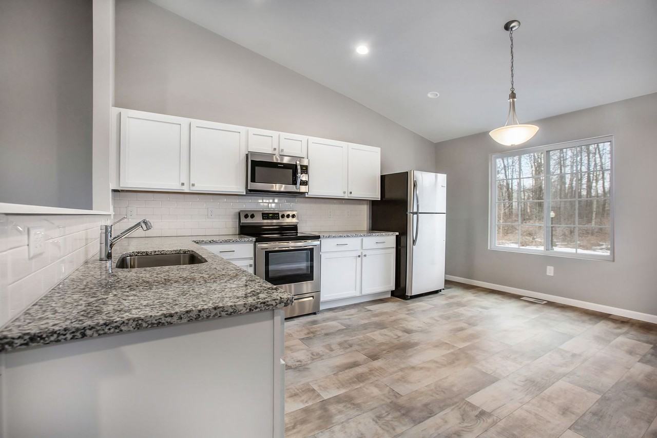 709 Skyview Trl - Photo 2 of 19