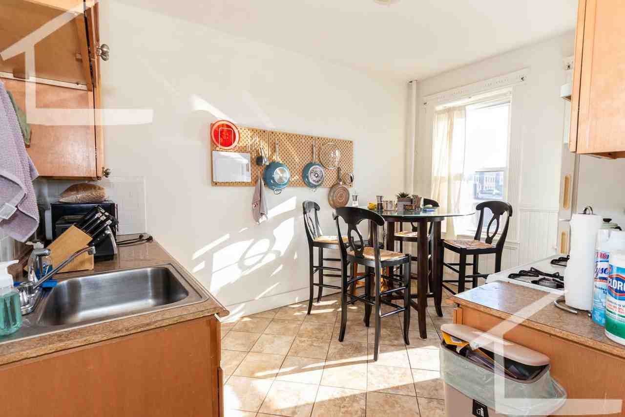 52 Brighton Ave - Photo 5 of 7