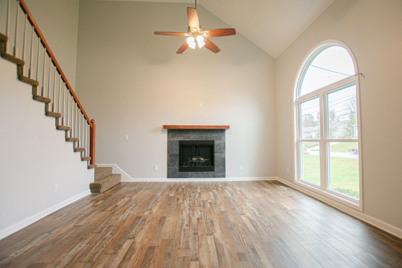 125 Whitehall Dr - Photo 2 of 26