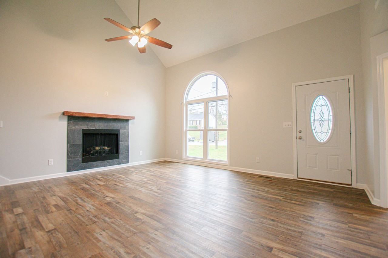 125 Whitehall Dr - Photo 4 of 26