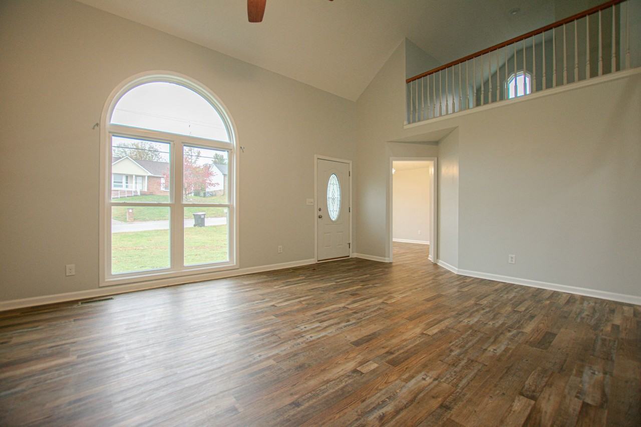 125 Whitehall Dr - Photo 5 of 26