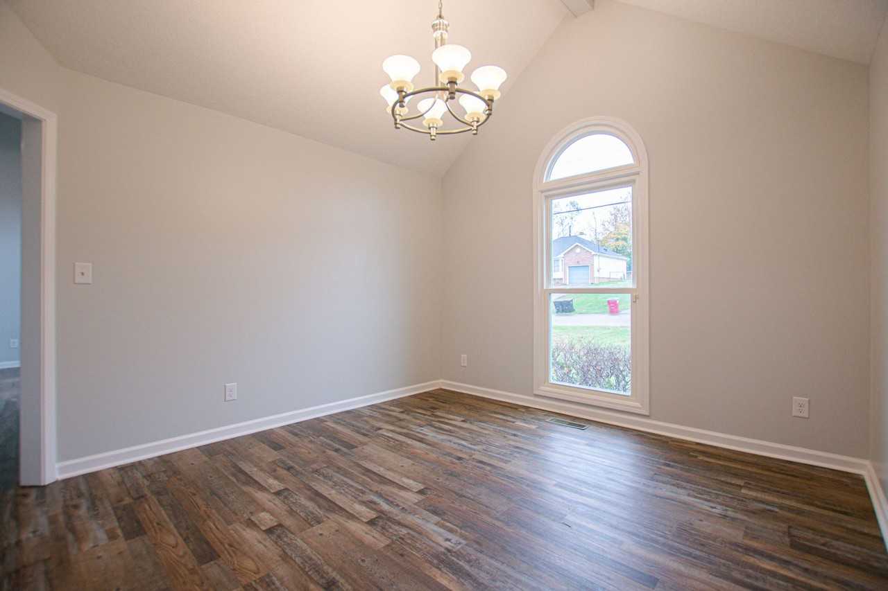 125 Whitehall Dr - Photo 7 of 26