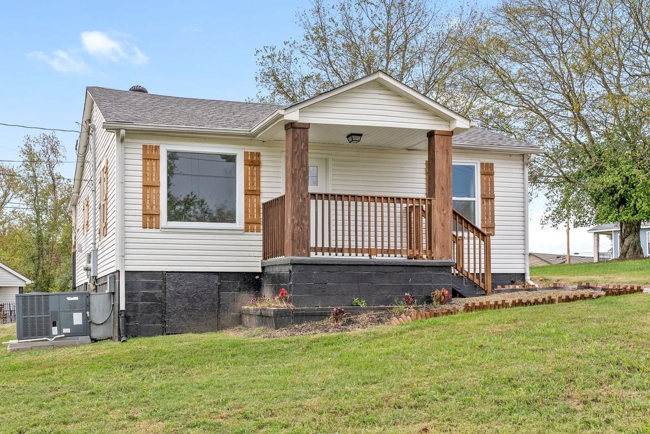 915 Roman St - Photo 3 of 21