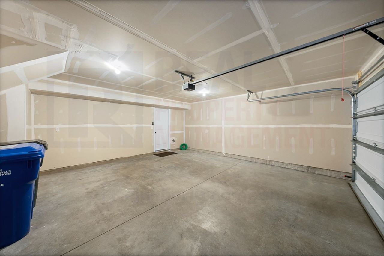 4011 N Steels Cir - Photo 2 of 23