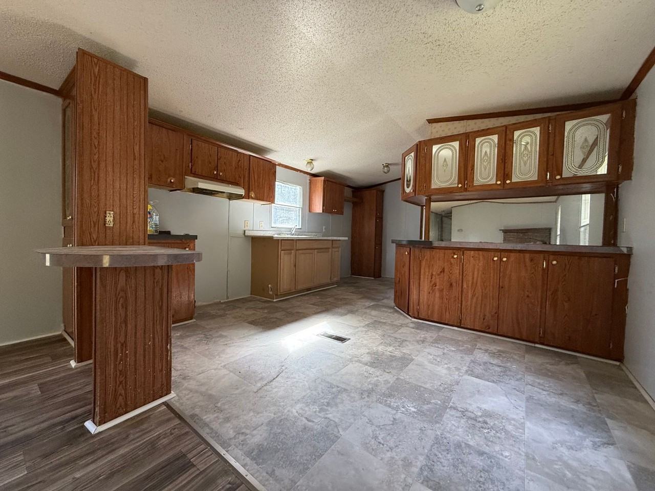 75 Mineral Ct - Photo 2 of 7
