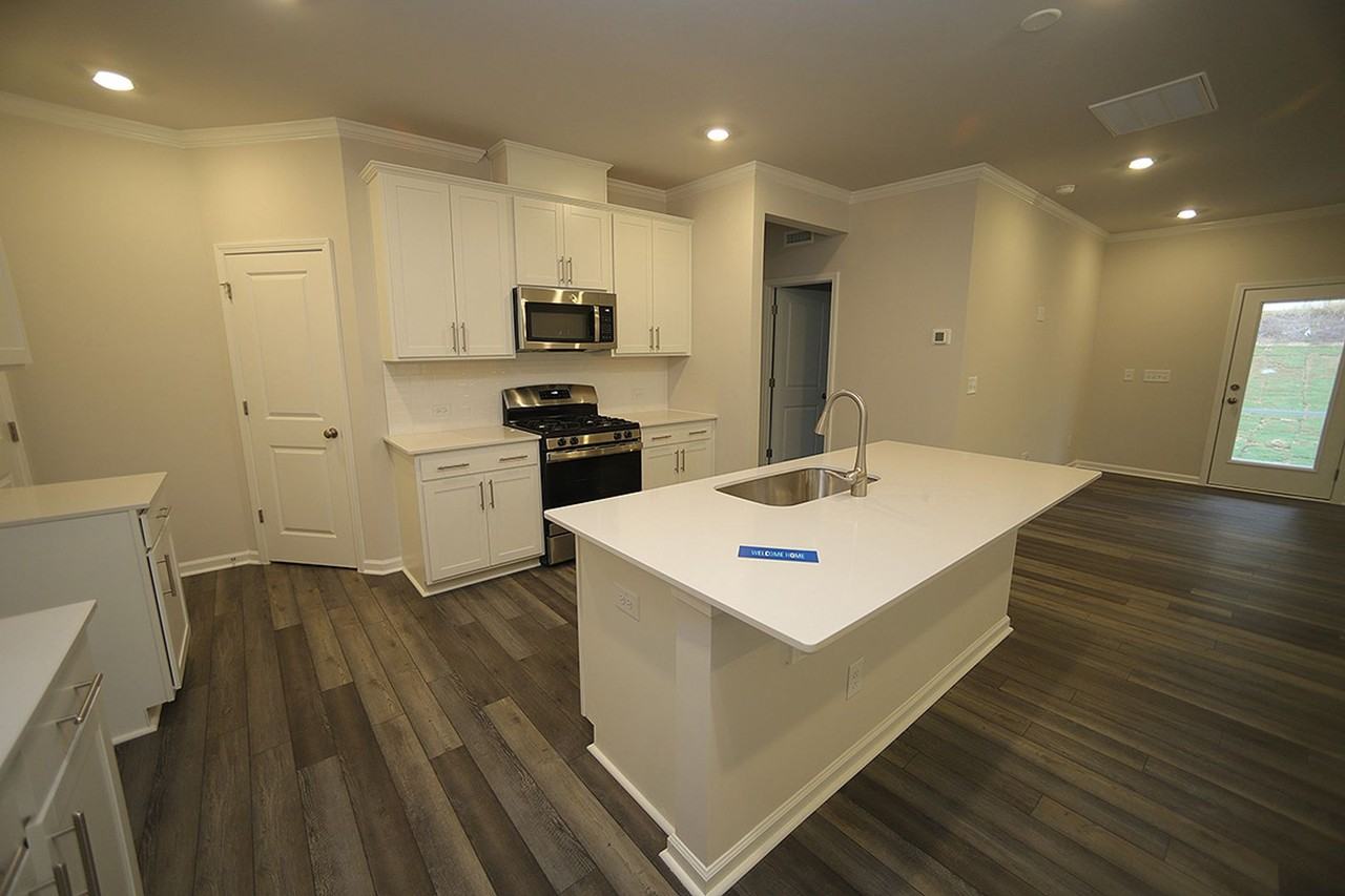 2235 Cape May Ln - Photo 2 of 20