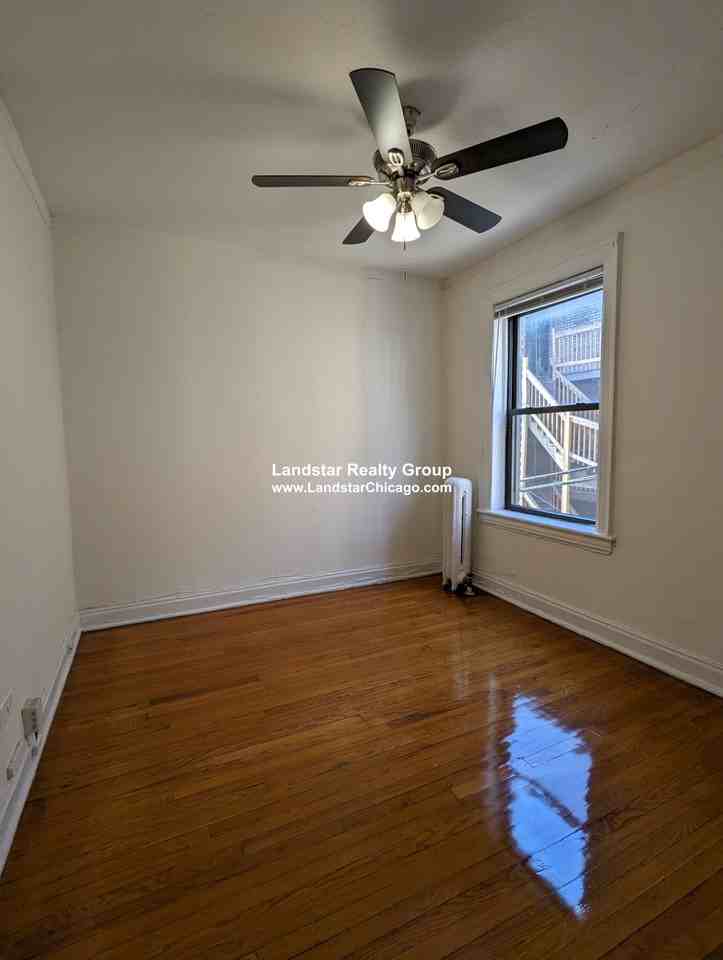 632 W Addison St #29 - Photo 5 of 13