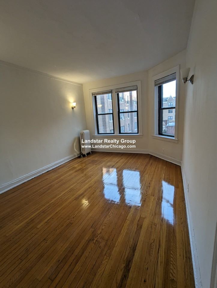 632 W Addison St #29 - Photo 7 of 13