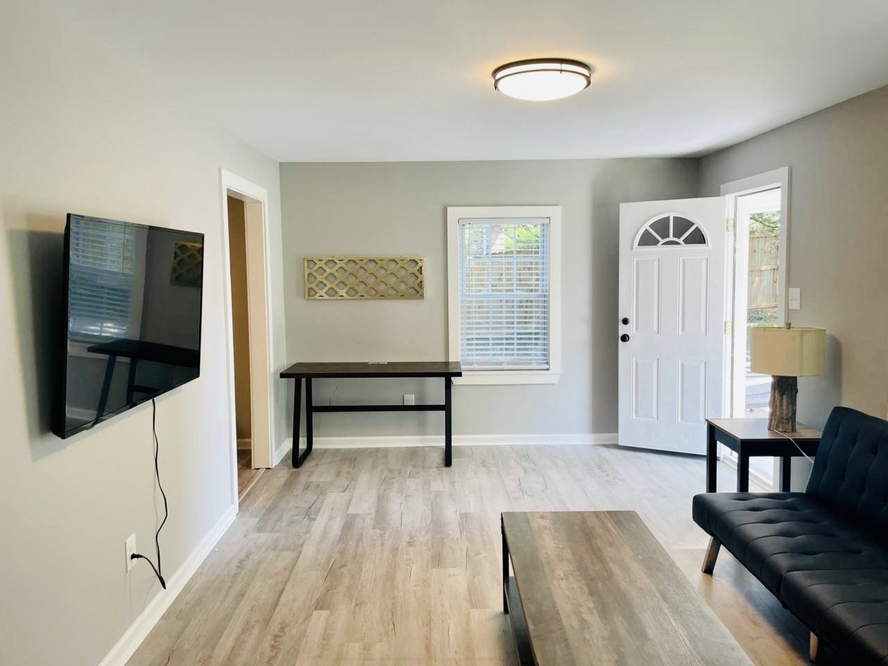 609 Lakeshore Dr #NA - Photo 4 of 9