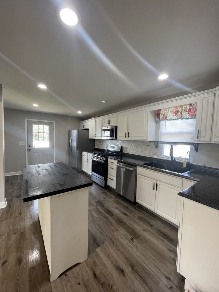 717 Middle St #NA - Photo 2 of 12