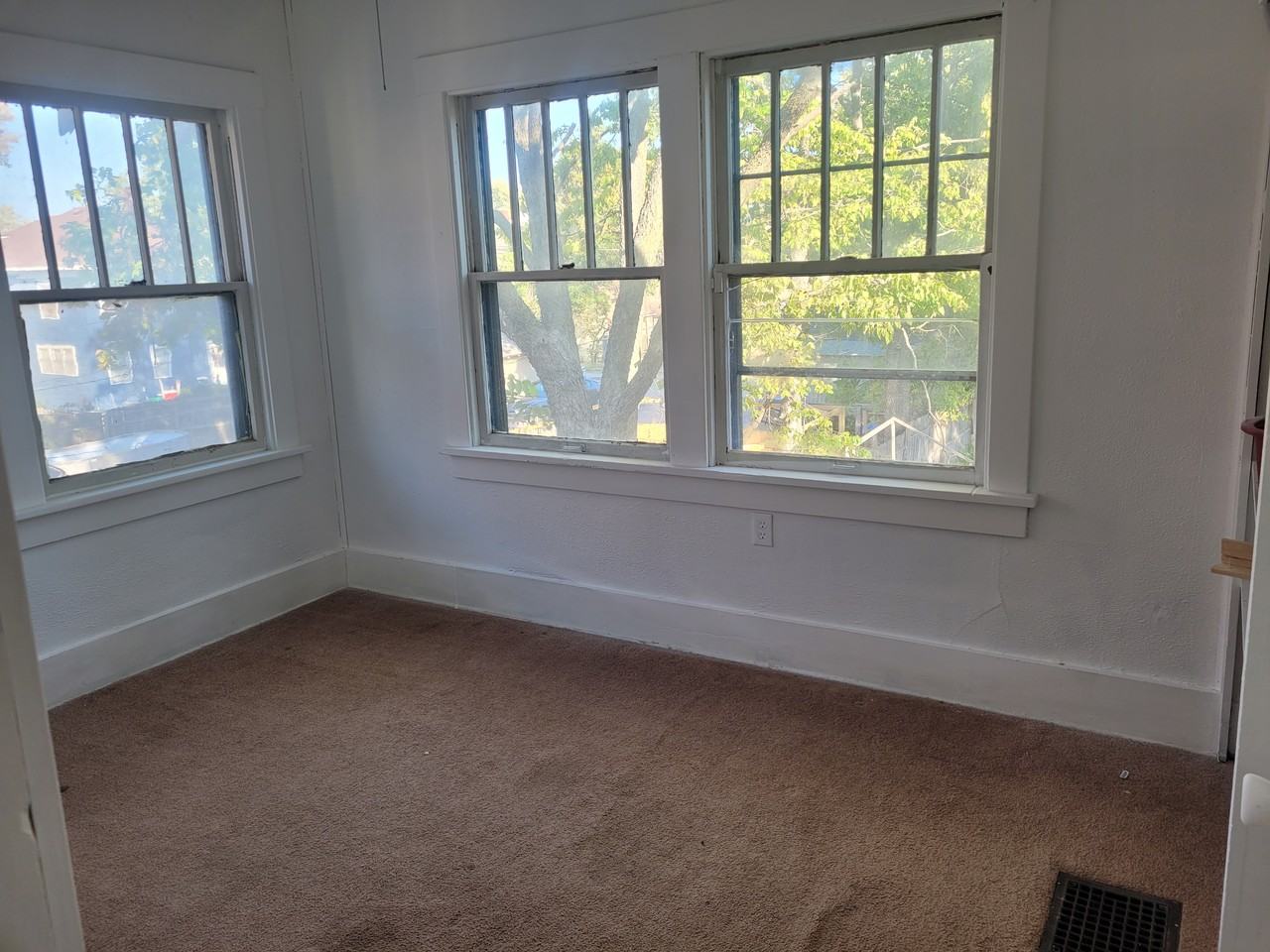 414 E Sherman St #NA - Photo 3 of 4