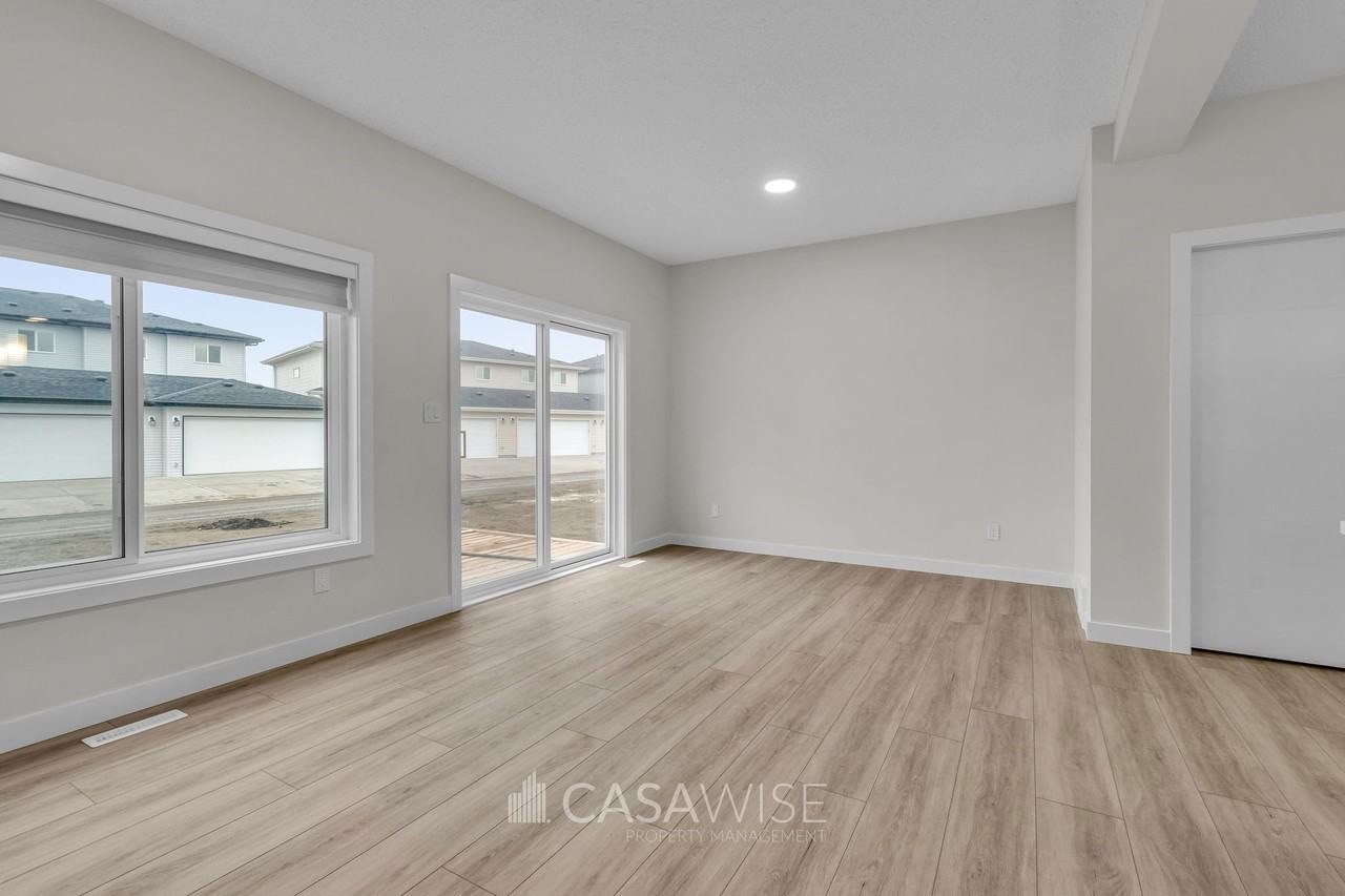 1053 Berg Place #MAIN - Photo 5 of 25