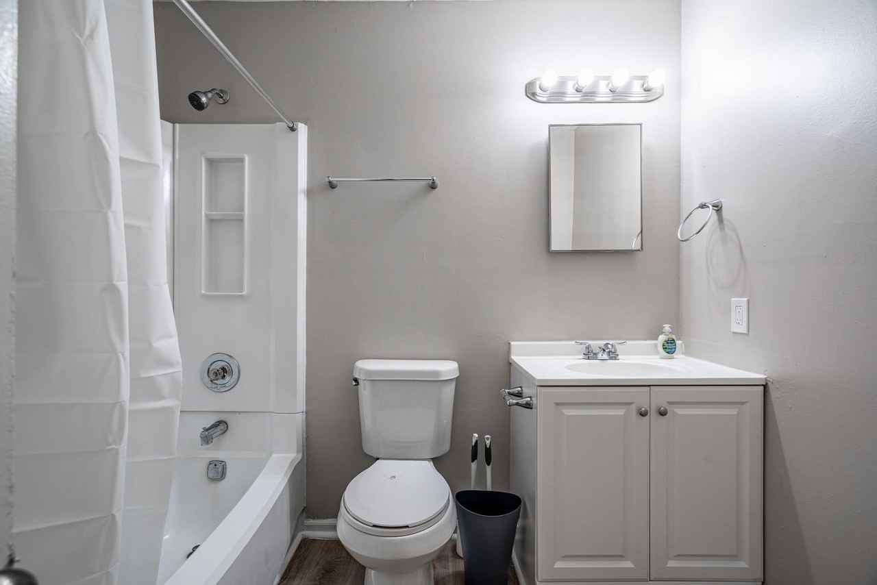 Candler Woods Dr - Photo 2 of 10