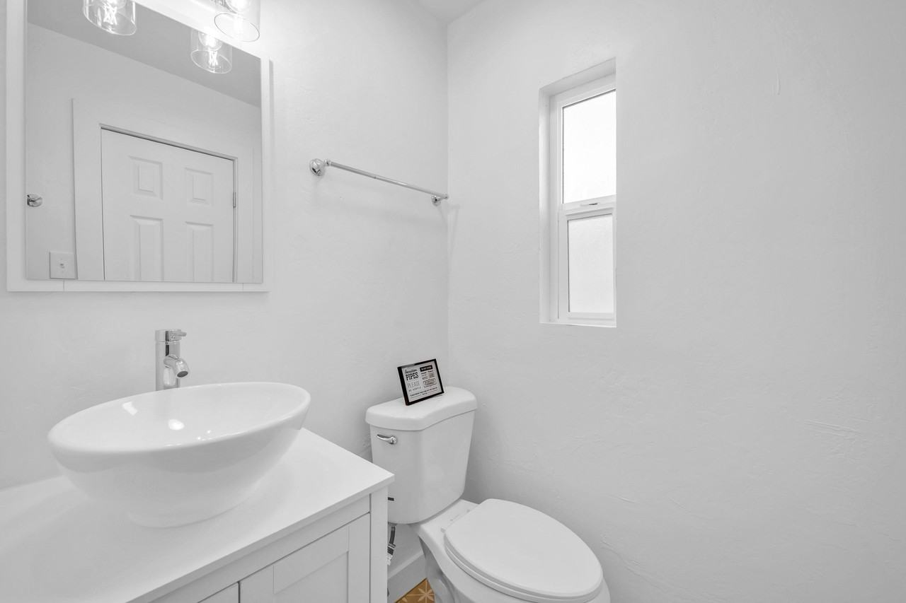 W Stella Ln - Photo 2 of 6