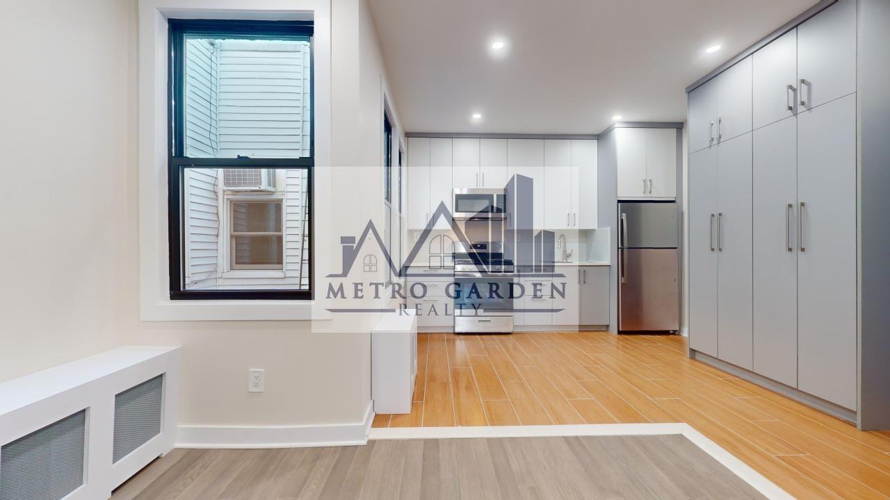 104 12 Metropolitan Avenue #2F - Photo 7 of 22