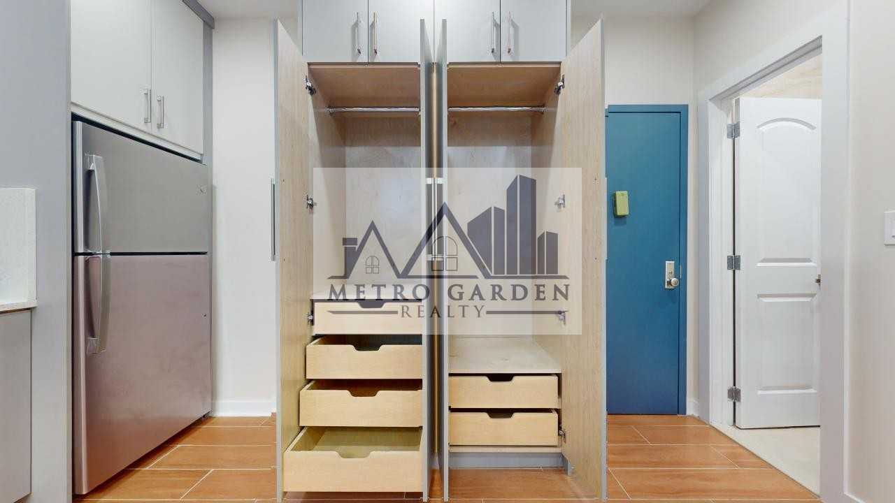 104 12 Metropolitan Avenue #2F - Photo 5 of 22