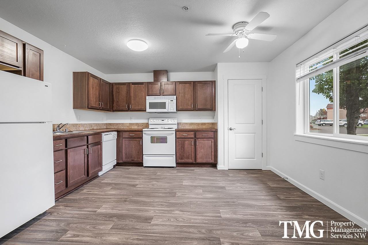 Seasons on the Park - Photo 3 of 50