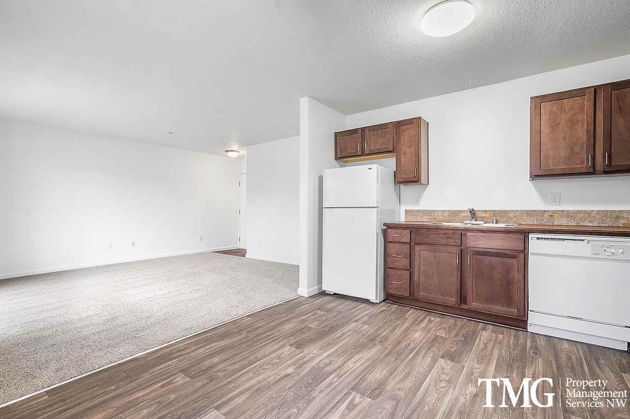 Seasons on the Park - Photo 6 of 50