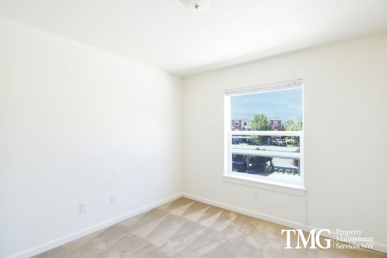 1017 SE 12th Ave - Photo 7 of 31