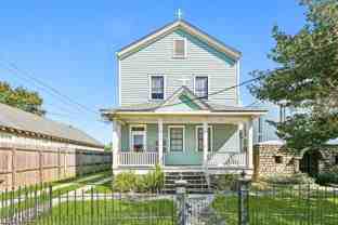 2215 2nd St #A - Photo 1 of 1