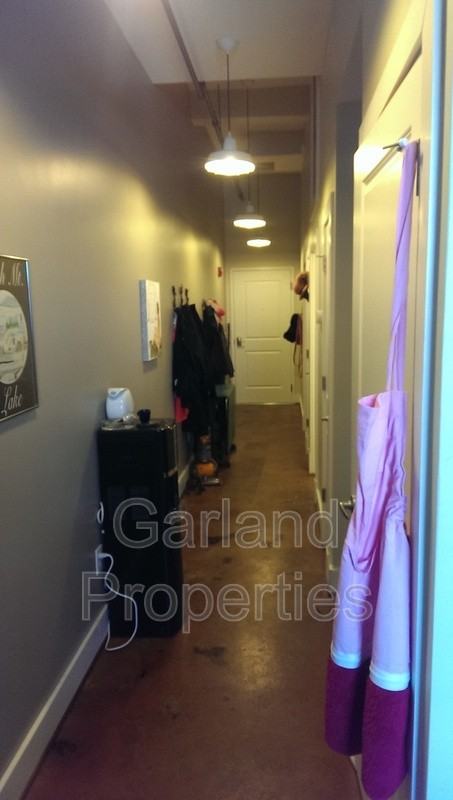 425 Campbell Ave Sw #103 - Photo 5 of 7