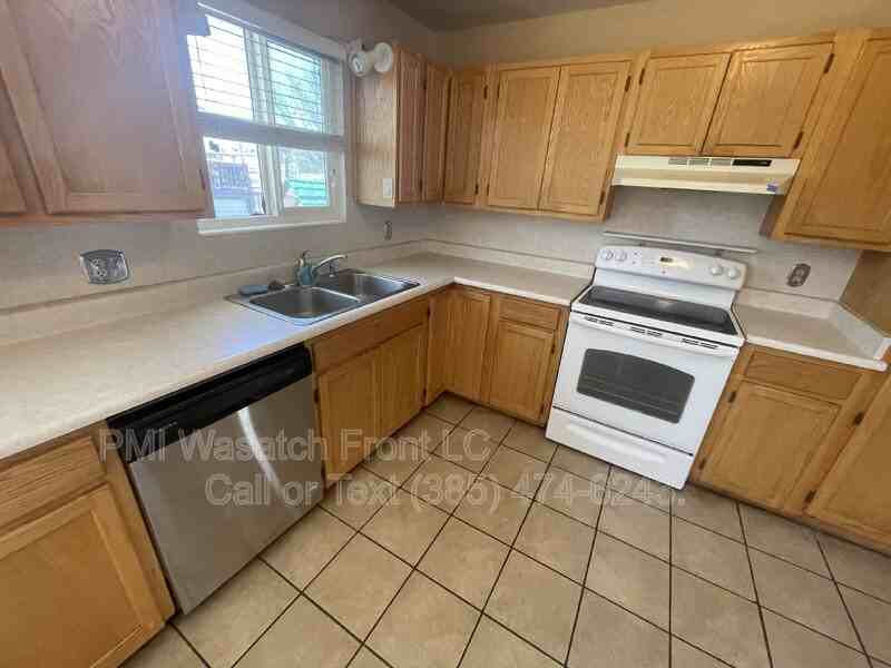 9140 S Judd Ln - Photo 6 of 46