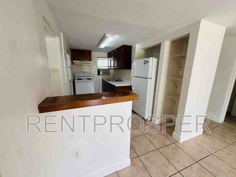 2139 Carlton Dr #A - Photo 4 of 18