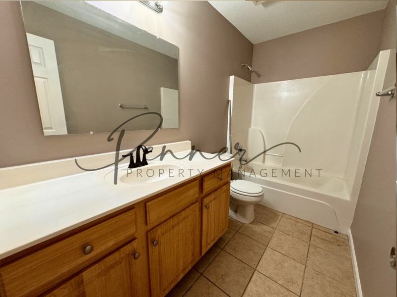 1015 Nw Willow Dr - Photo 5 of 11