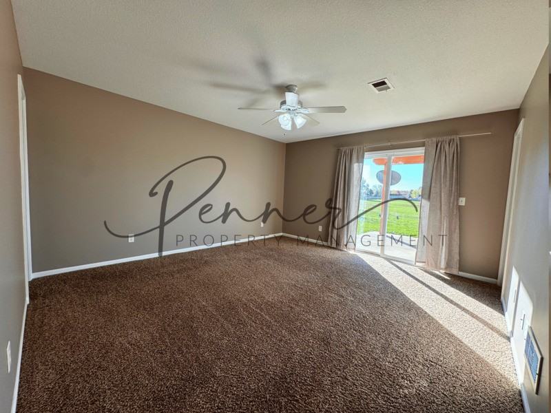 1015 Nw Willow Dr - Photo 7 of 10