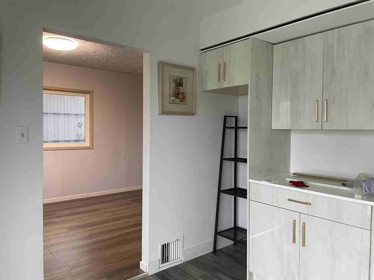 7027 Malibu Drive - Photo 3 of 15