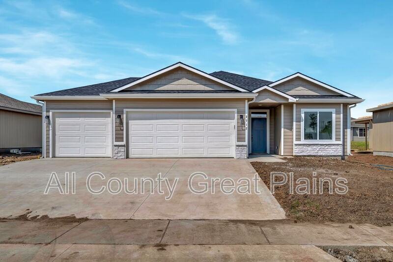 2712 E 26th Ter - Photo 2 of 28