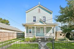 2215 Second St - Photo 1 of 1