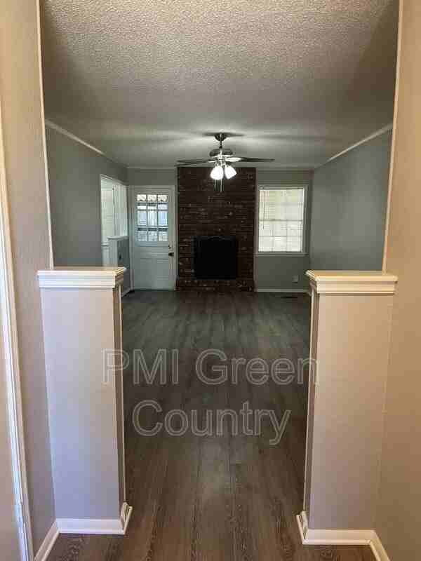 4720 S 72nd East Ave - Photo 3 of 20