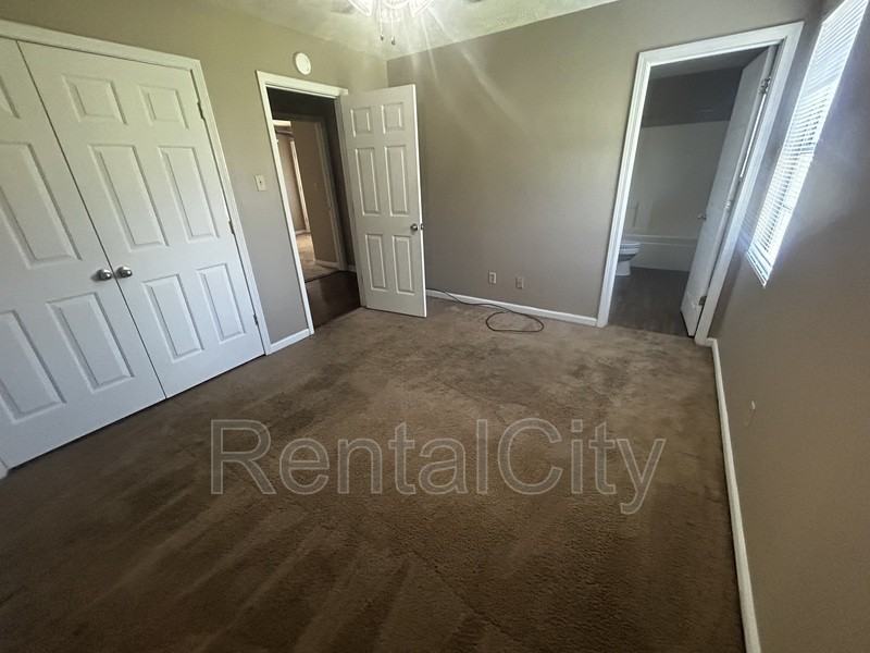 32 Gardner St - Photo 2 of 13