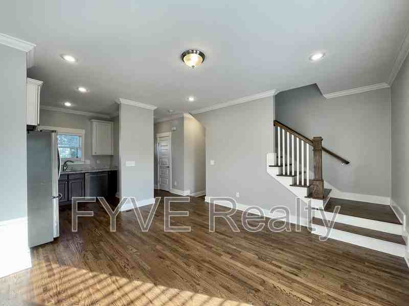 1627 25th Ave N - Photo 2 of 24
