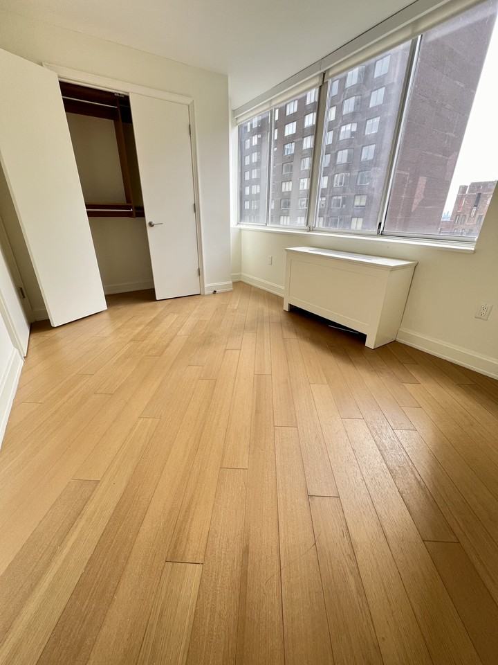 1st Ave & E 54th St #708 - Photo 4 of 12