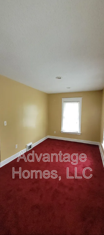 3222 Charlotte St - Photo 6 of 32
