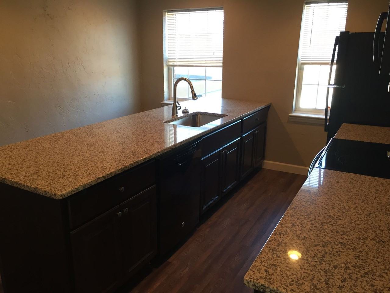 450 Madison Ave - Photo 5 of 32