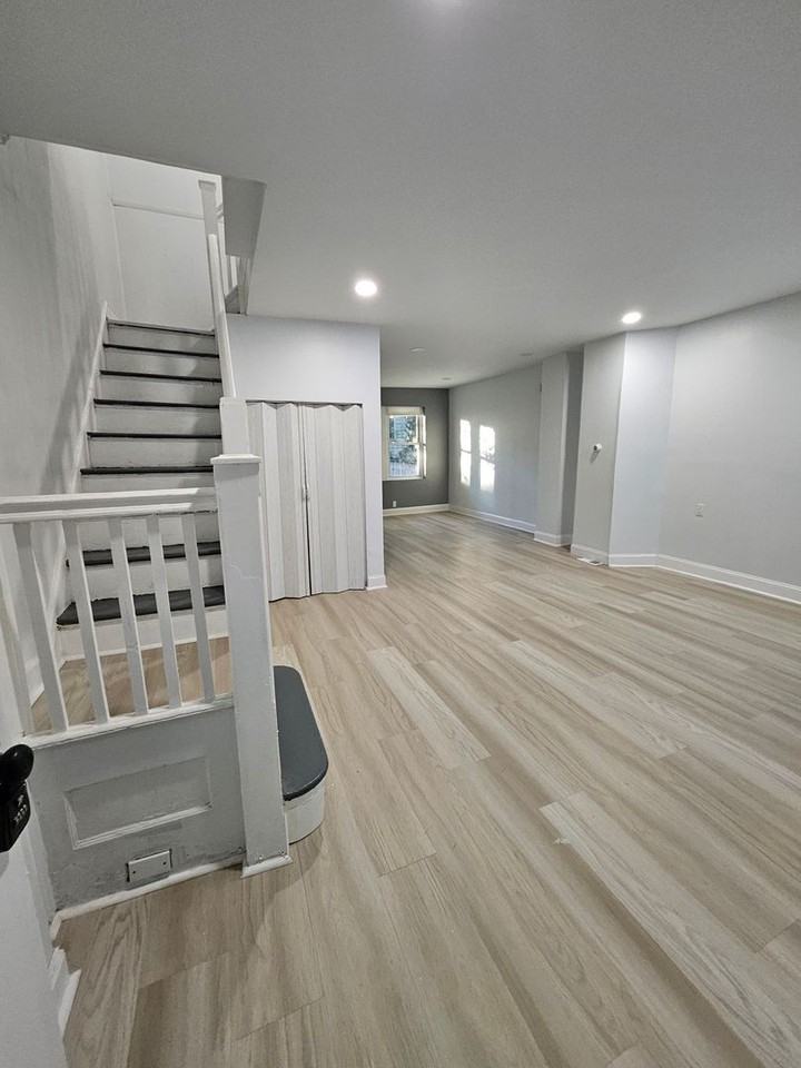 1012 Thomas St - Photo 2 of 6