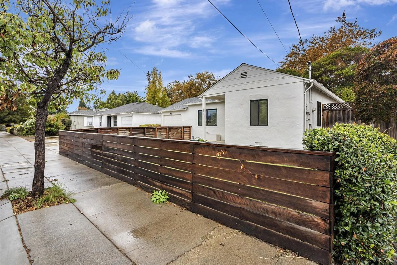 341 Orchard Ave - Photo 3 of 43