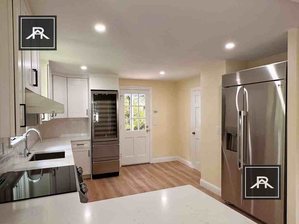 73 Woodchester Dr - Photo 2 of 28