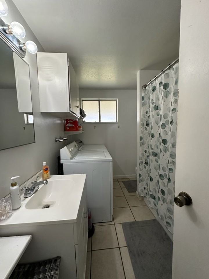 1583 S 800 E - Photo 3 of 5