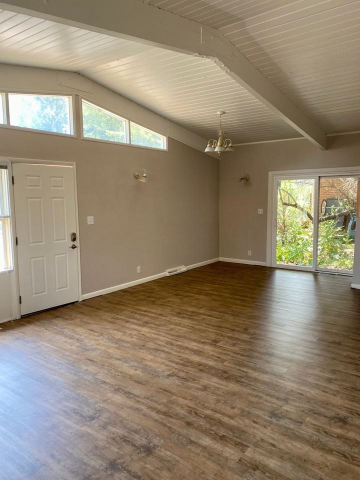 845 35th St - Photo 2 of 21