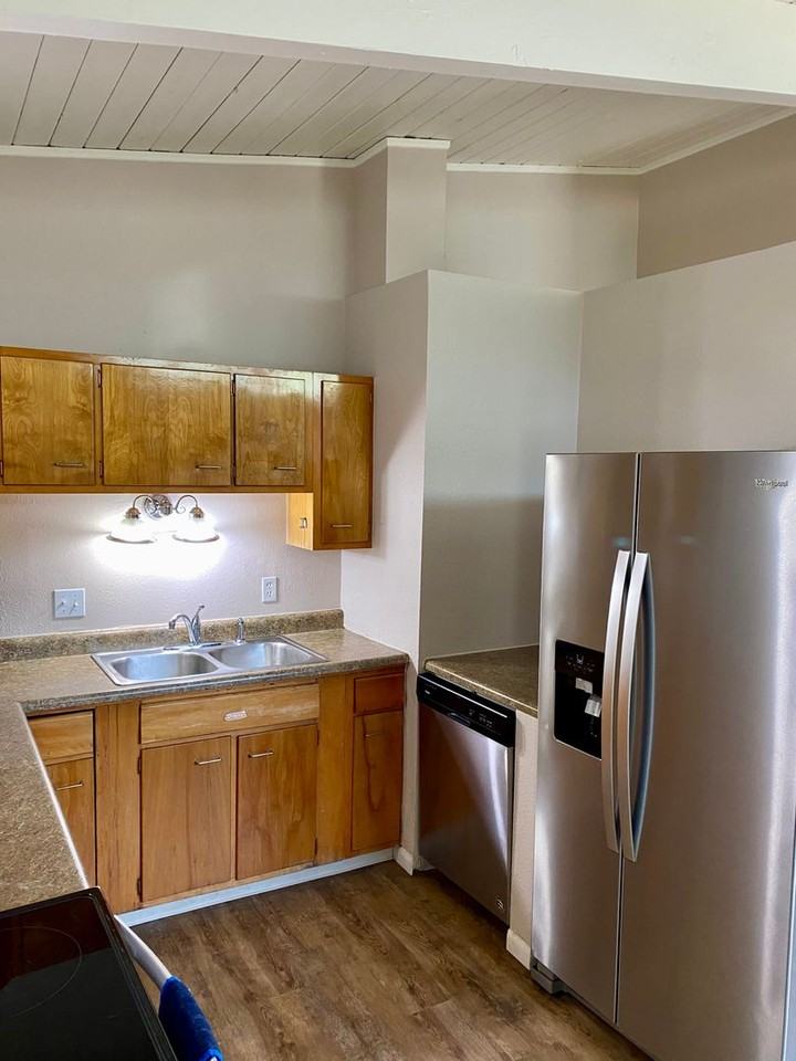 845 35th St - Photo 6 of 21