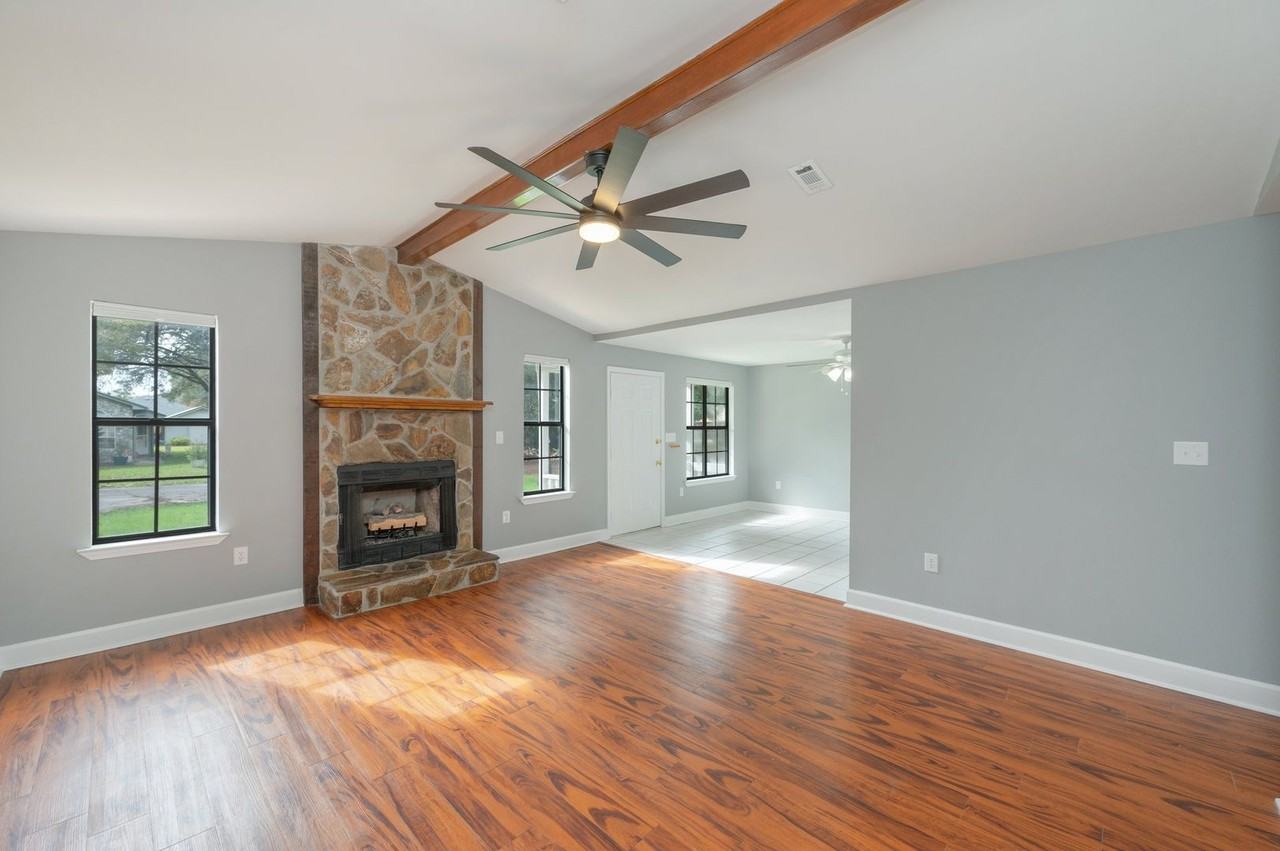 204 Esmond Ct - Photo 6 of 35