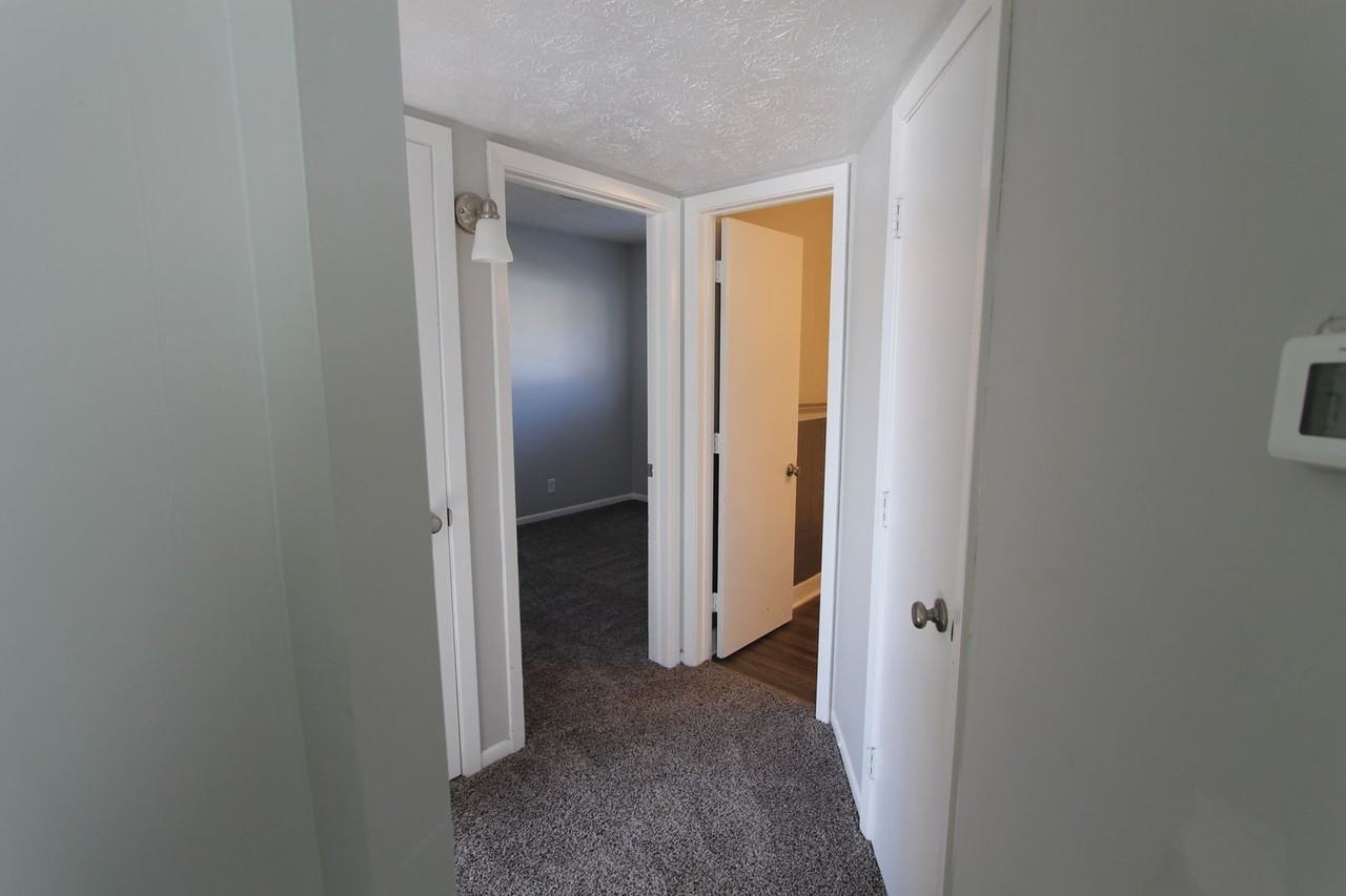 804 W 23rd Ave - Photo 5 of 13