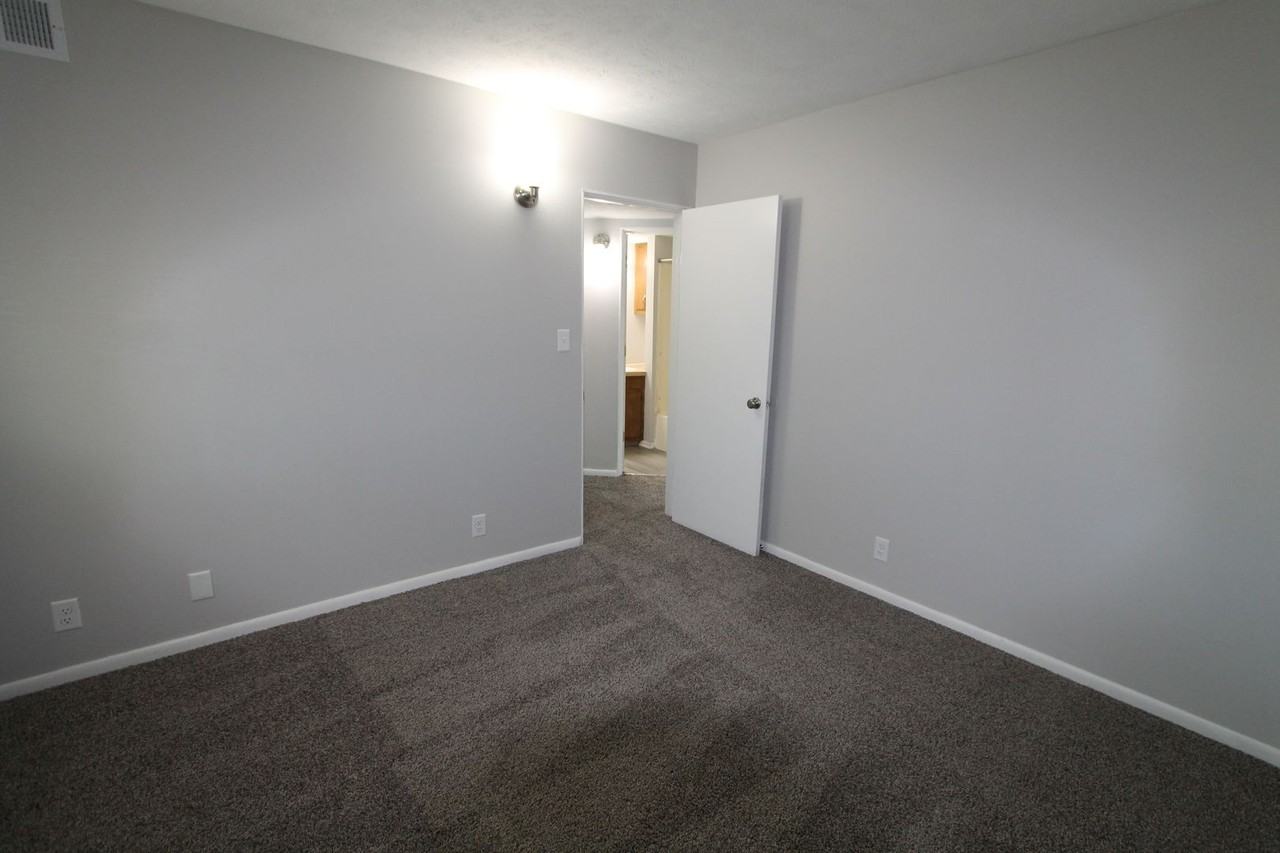 804 W 23rd Ave - Photo 6 of 13