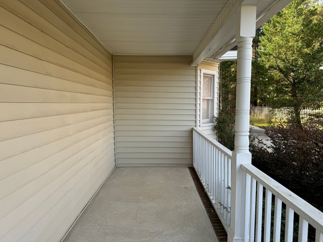 156 Pinewinds Dr - Photo 3 of 37