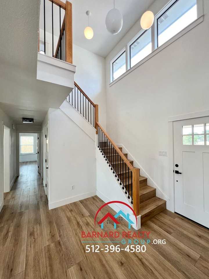 722 Thousand Oaks Loop - Photo 6 of 45